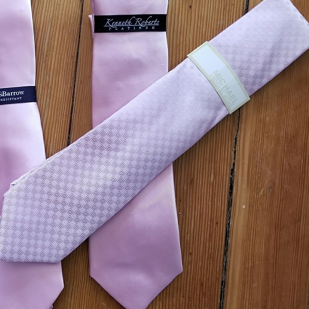 New Michael Kors Tie
